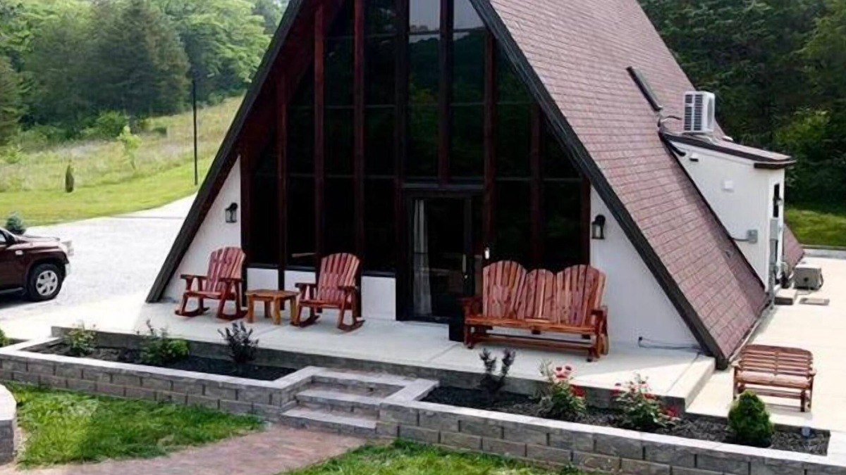 Taylorsville Cabin | 3-bedroom cabin just 30 minutes from The Outlet Shoppes of the Bluegrass