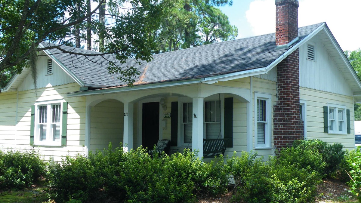 Folkston Cottage | 3-bedroom cottage, 14 minutes to Okefenokee National Wildlife Refuge