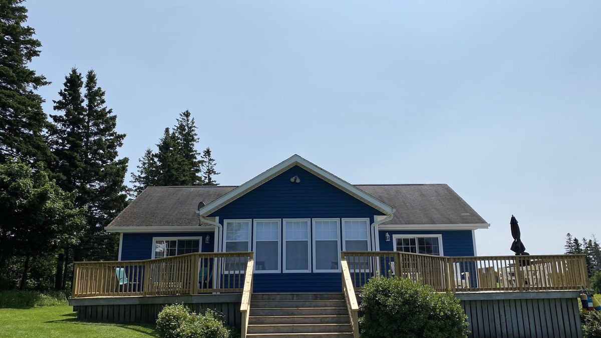 Bouvet Island Cottage | 3 Bedroom Cottage With Country Views, Minutes To Cavendish and Beaches