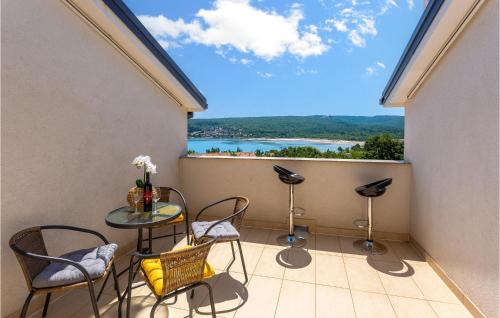 Cizici Apartment | 3 Bedroom Cozy Apartment In Dobrinj