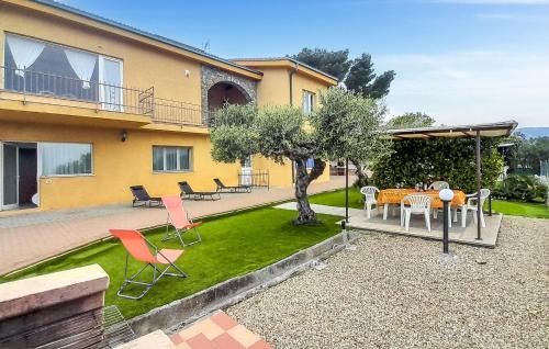 Poggi Apartment | 3 Bedroom Cozy Apartment In Imperia
