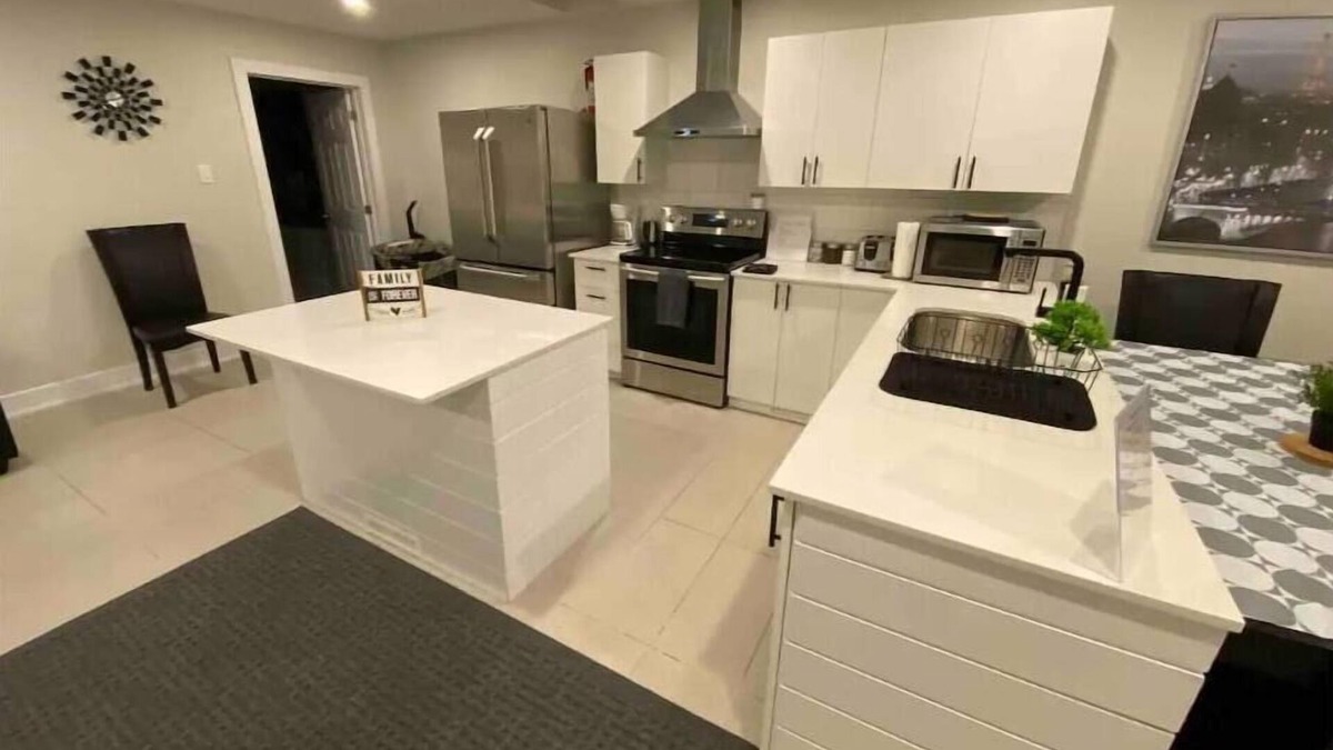 Chapel Hill South House | 3 Bedroom Cozy Family Home, Close to all amenities