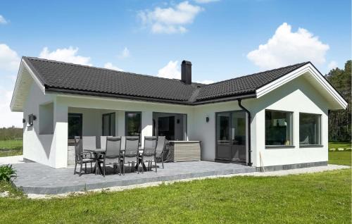 Tofta House | 3 Bedroom Cozy Home In Gotlands Tofta