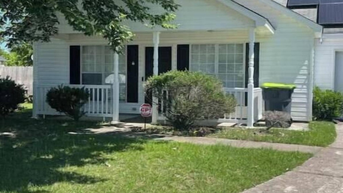 Lexington House | 3 Bedroom Cozy Home