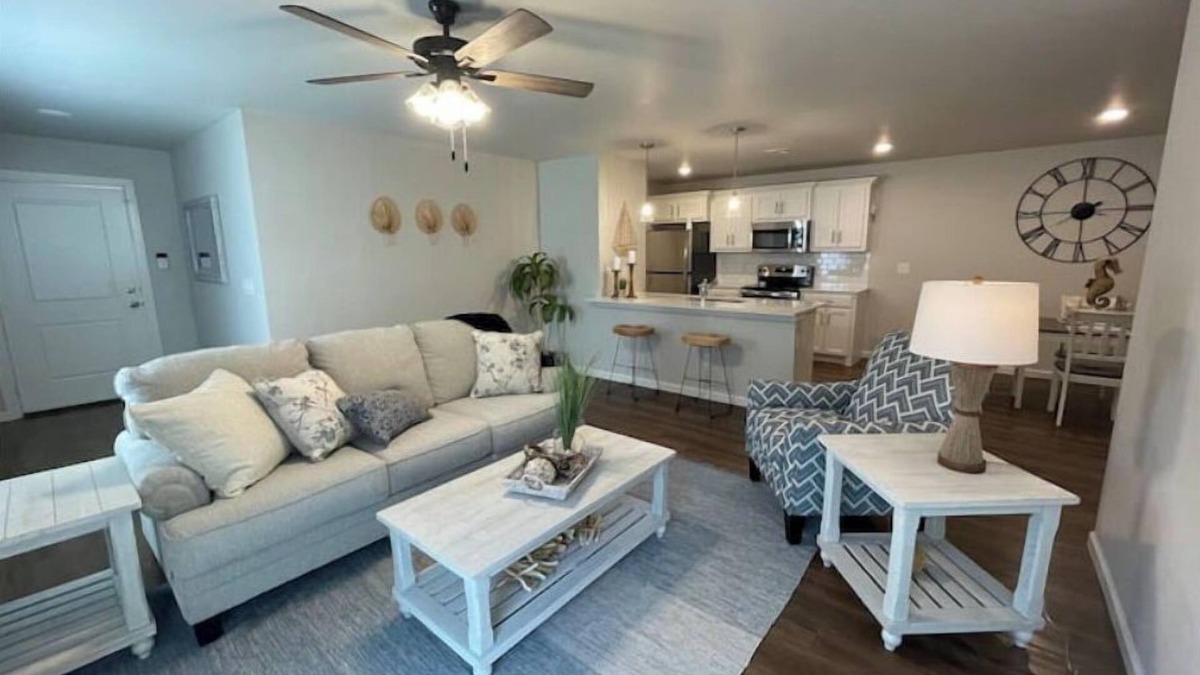 Midwest City House | 3 bedroom duplex close to Tinker