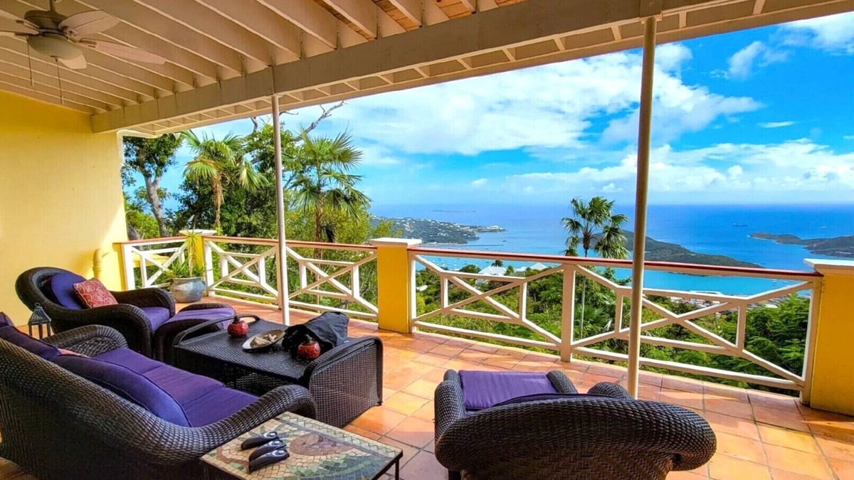 Estate Elizabeth House | 3 Bedroom Ensuite with Endless Views Overlooking the Harbor at Reel Paradise View