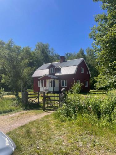 Hogsby Municipality House | 3 bedroom Forest Cabin Retreat in Högsby Småland
