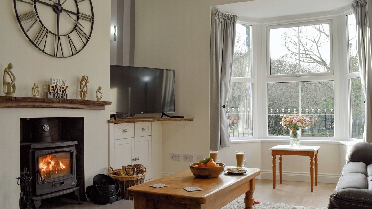 Loftus Cottage | 3 bedroom accommodation in Loftus, near Saltburn-by-the-Sea