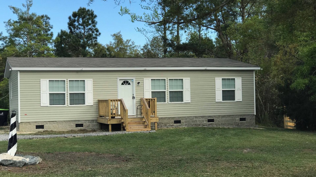 Cedar Point House | 3 bedroom getaway just 5 mins from the beach