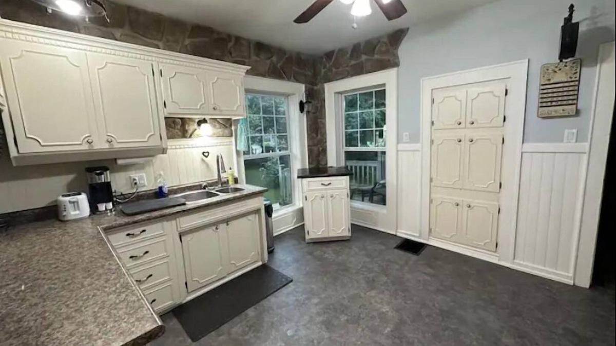 Ingersoll House | 3-bedroom Historic House in Ingersoll