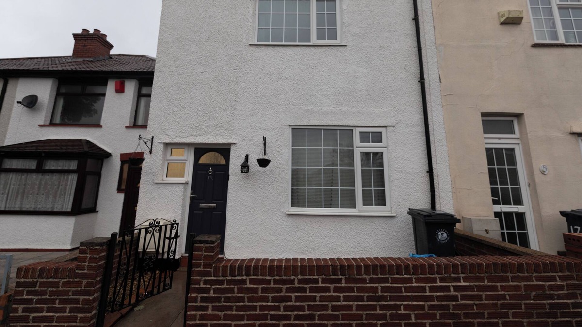 Cribbs Causeway House | 3 Bedroom Home and Garden