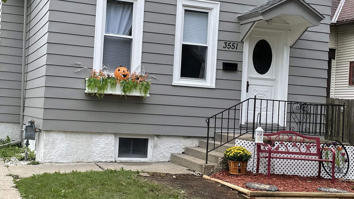 Cudahy House | 3 Bedroom Home by Airport and Downtown MilwaukeenOther listing 5 bd St Francis
