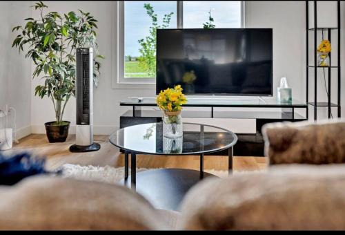 Southwest Edmonton House | 3 Bedroom Home in Glenridding Area