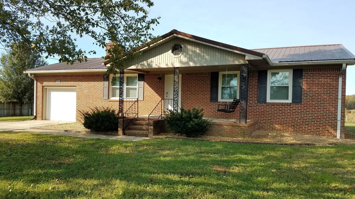 Cookeville House | 3 bedroom home in the country. Close to Cookeville! No cleaning fee!