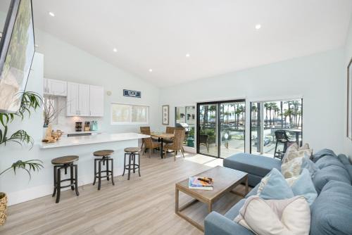 Balboa Peninsula House | 3 Bedroom home on the beach steps from Balboa Pier