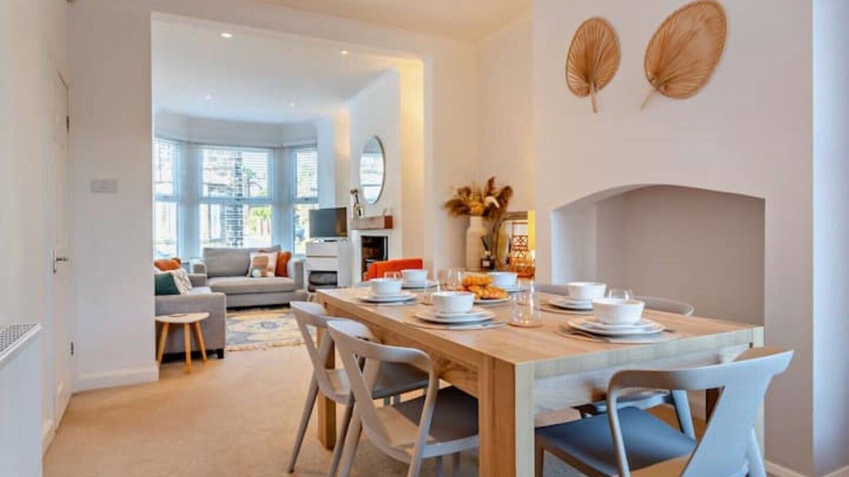 Harrogate House | 3-bedroom home with flexible bed layout and free, unrestricted parking