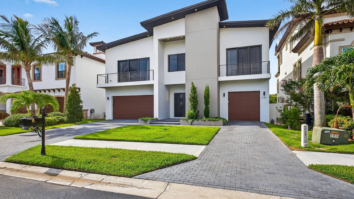 Redington Shores House | 3-bedroom house in charming Redington Shores with Pool, AC, fitness room