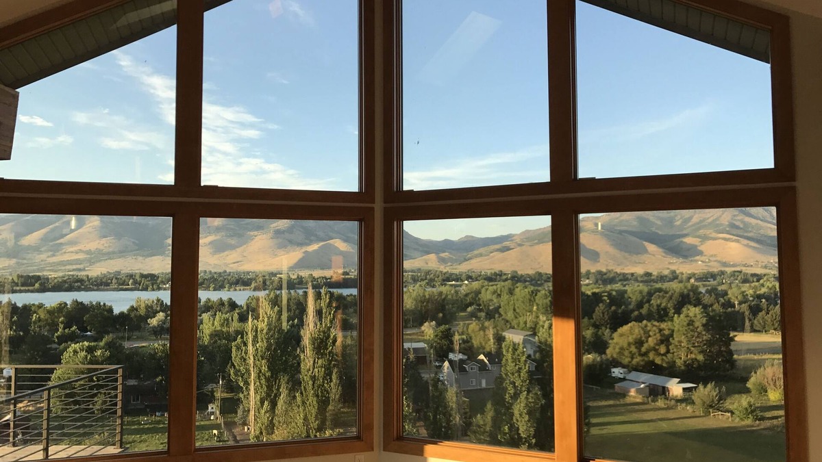 Ogden House | 3 Bedroom House - Close to Snowbasin - Every Window is a Picture View
