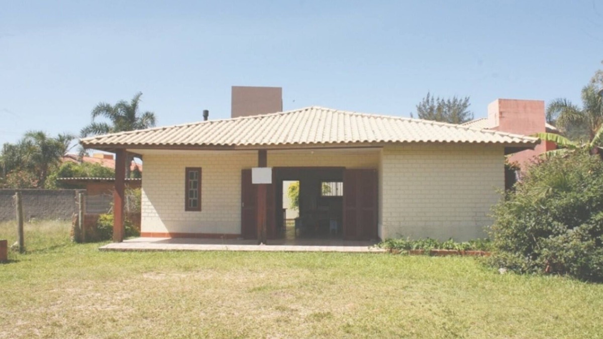 Garopaba House | 3 bedroom house for up to 8 people 50m from the beach.