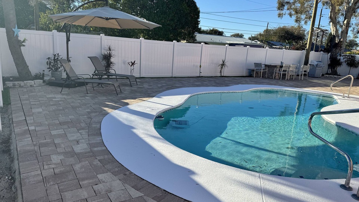 St. Petersburg - Clearwater House | 3-bedroom house in St. Petersburg .8 minutes away to Madeira and St Pete Beach
