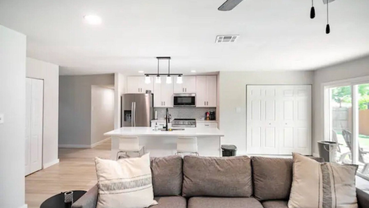 Allen House | 3-bedroom house in Allen with Garage