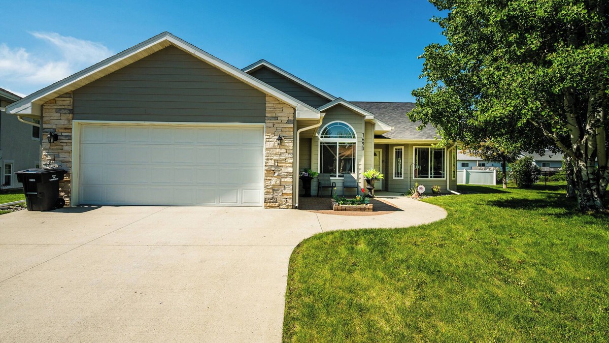 Sheridan House | 3-bedroom house in amazing Sheridan with WiFi, AC