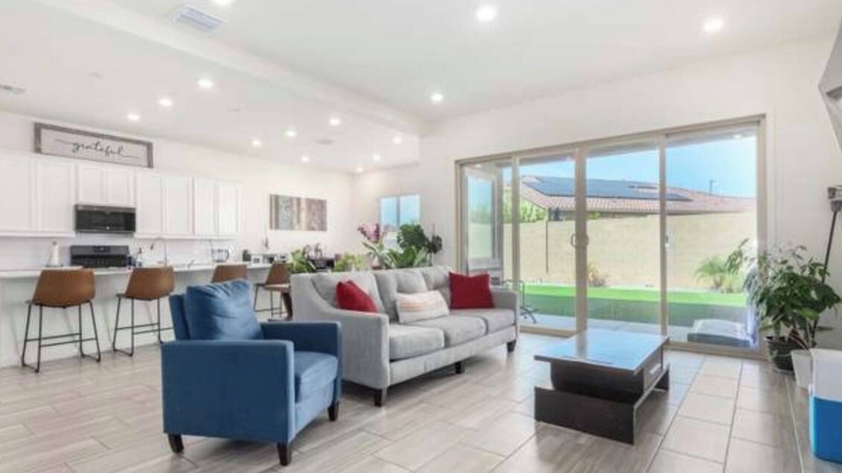 Surprise House | 3-bedroom house in awesome Surprise with WiFi, AC