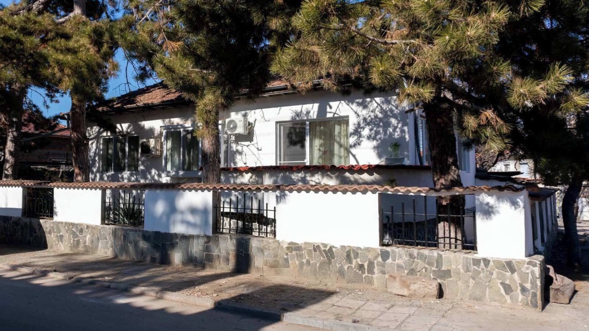 Perushtitsa House | 3-bedroom house in charming Perushtitsa with WiFi, AC. Enjoyable getaway awaits