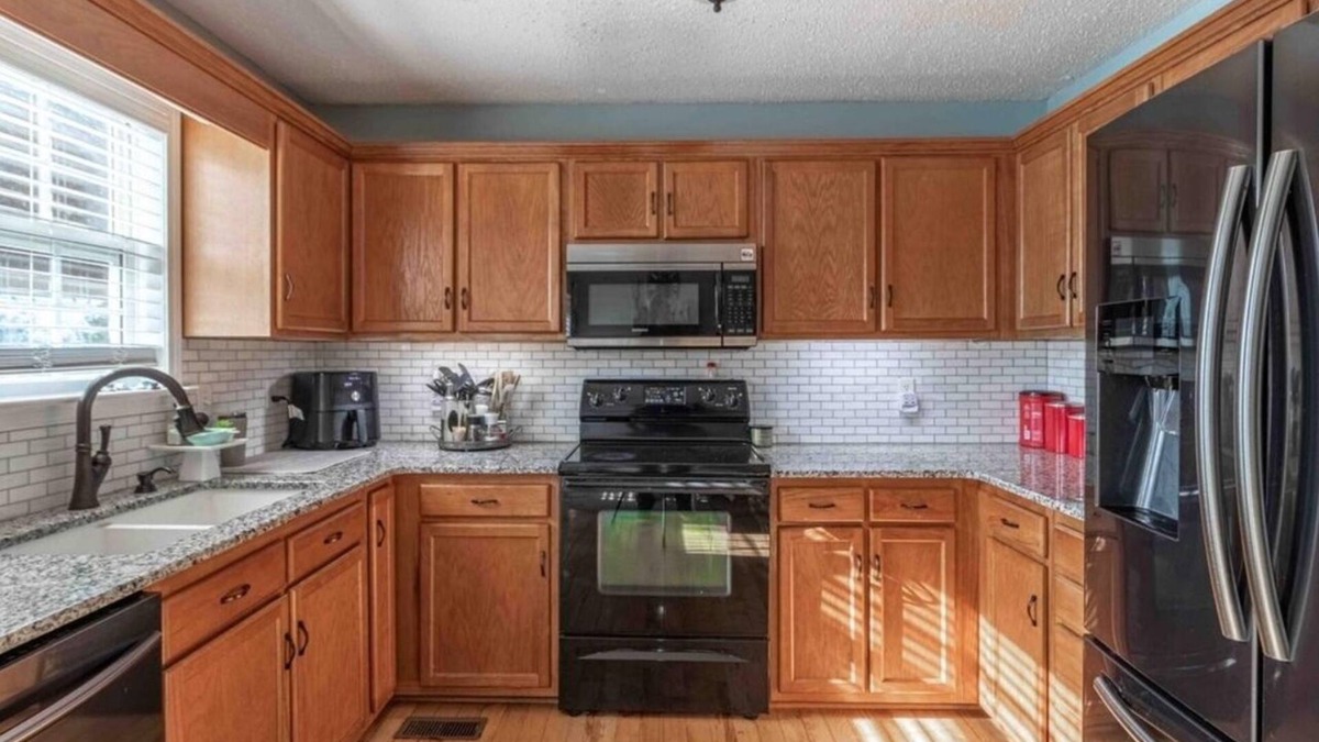 Columbia House | 3-bedroom house in charming Columbia with fitness room, WiFi, AC