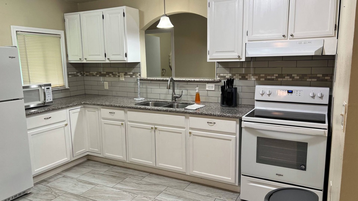 Texas City House | 3-bedroom house in cool La Marque with WiFi, AC