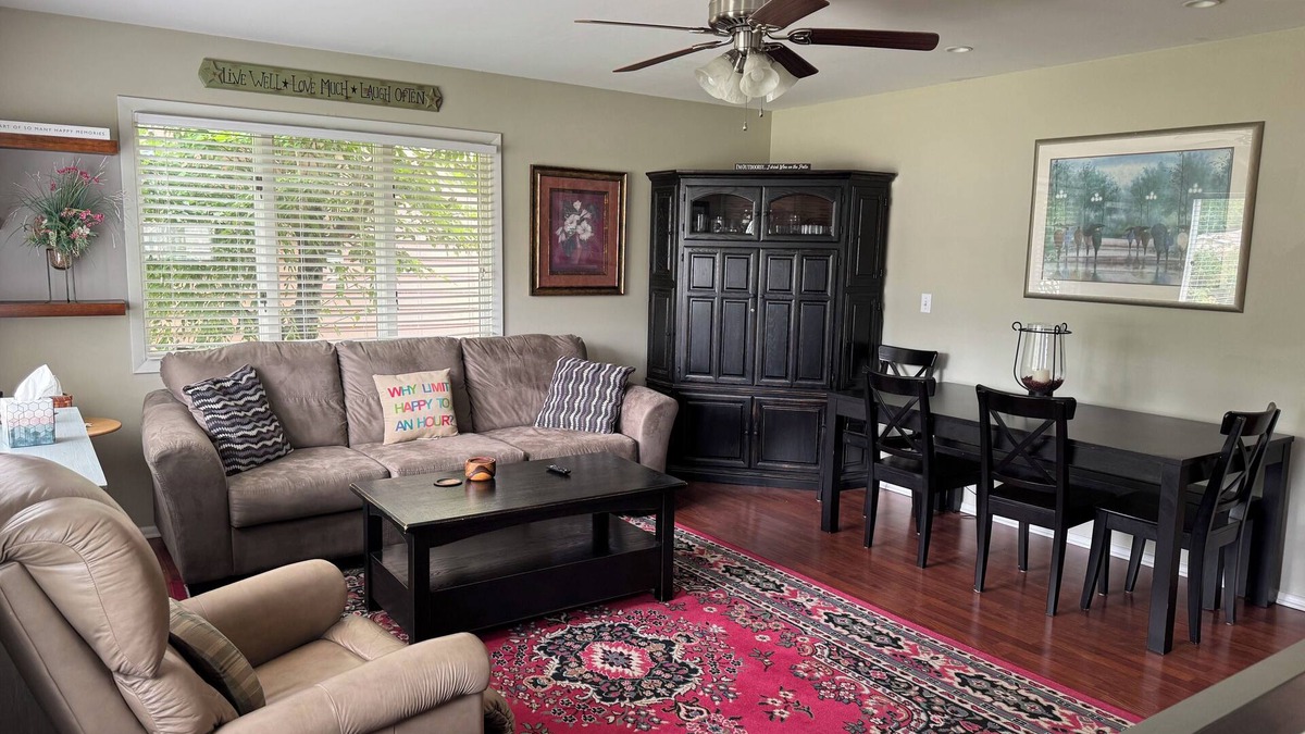 Mundelein House | 3-bedroom House in Cozy Mundelein with Private Patio and Grill