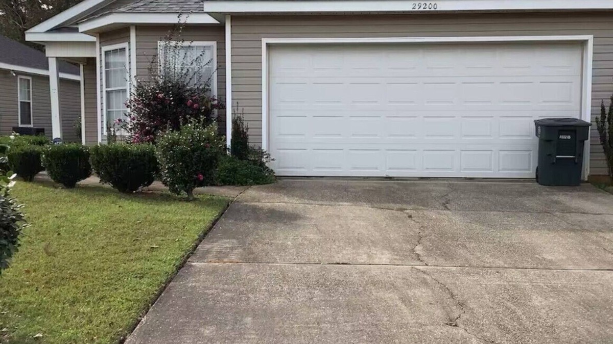 Malbis House | 3-bedroom house in delightful Daphne with AC, WiFi