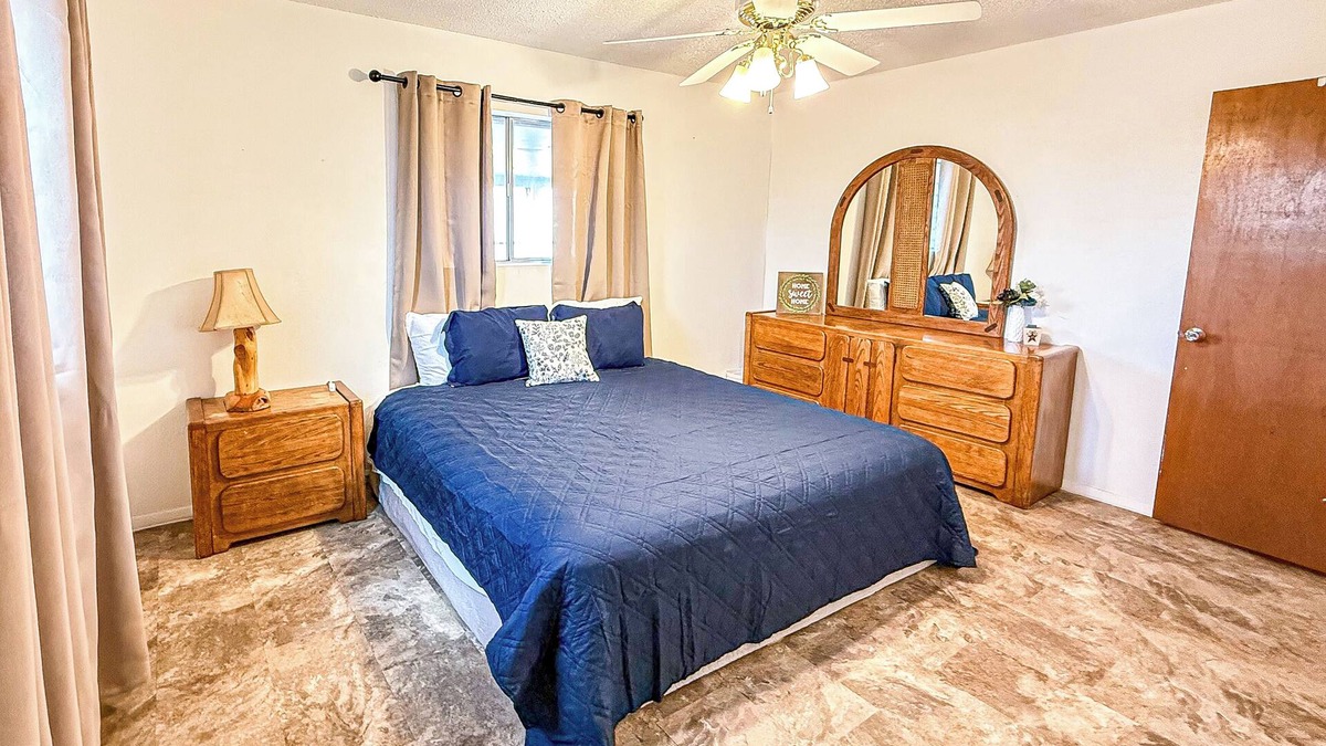 Deming House | 3-bedroom house in delightful Deming with WiFi, AC. Start your vacation now