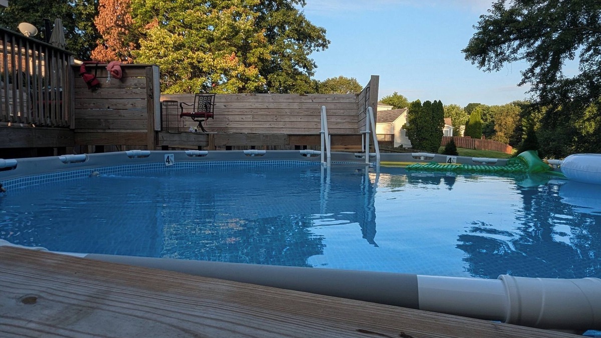 Buechel House | 3-bedroom house in fabulous Louisville with WiFi, AC, workspace and pool!