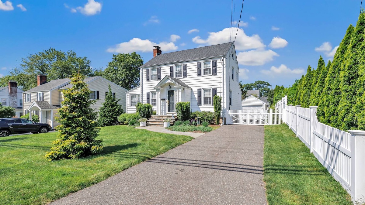 Fairfield House | 3-bedroom house in fantastic Fairfield with office, and outdoor space