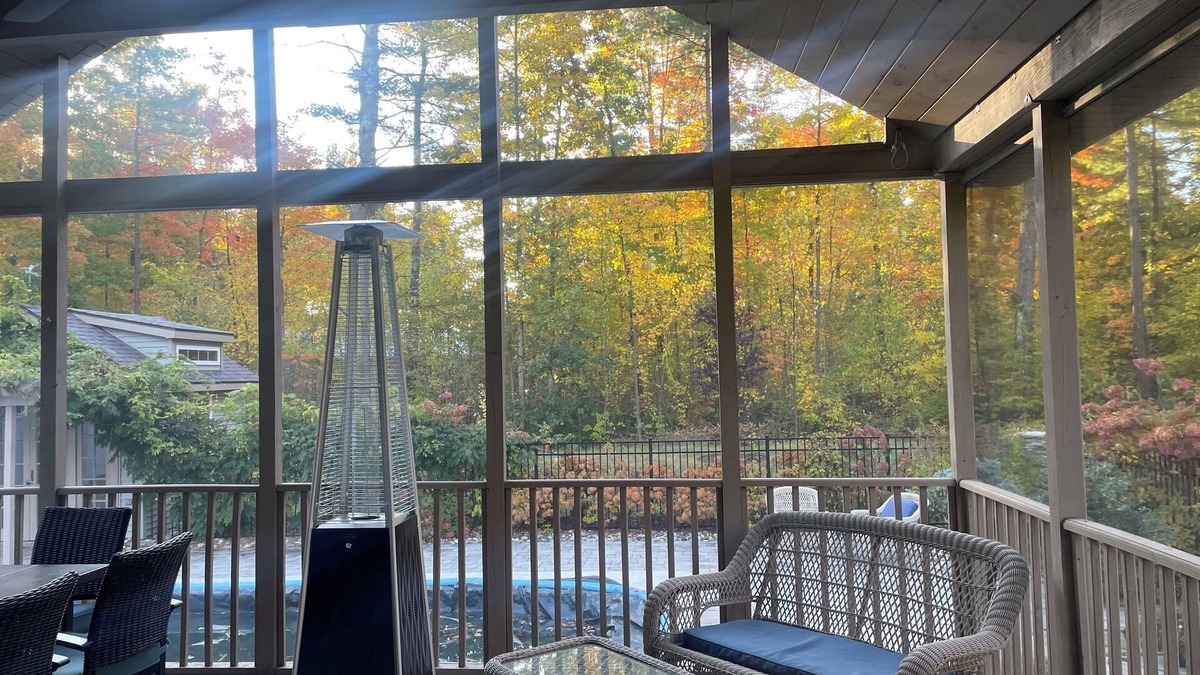 Malta House | 3-bedroom house in Saratoga MINUTES to track with pool, hottub, pool table