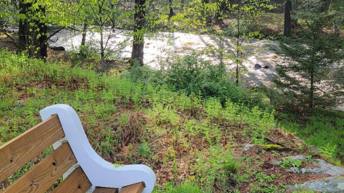 Forestburgh House | 3-bedroom house in charming Forestburgh with WiFi, AC. Start your getaway now.