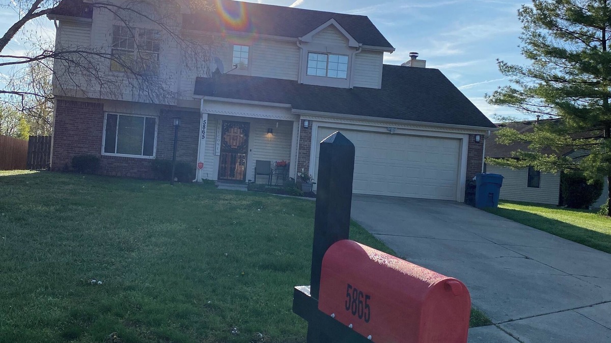 Pike House | 3-bedroom house in Charming House in Indianapolis 15 minutes from the down town