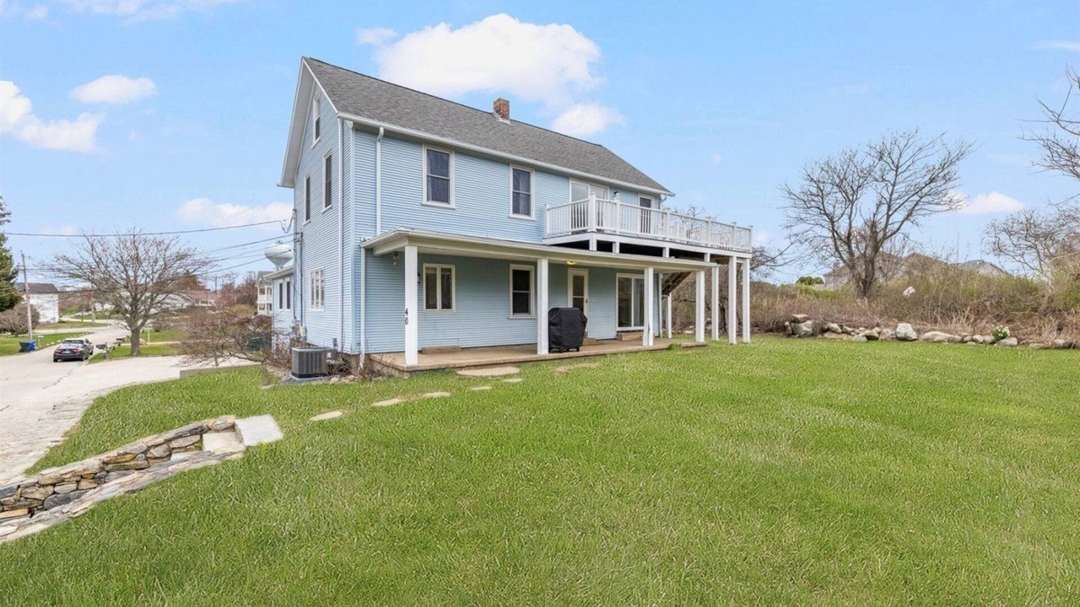 Point Judith House | 3-bedroom house in charming Sand Hill Cove. Walk to beach!
