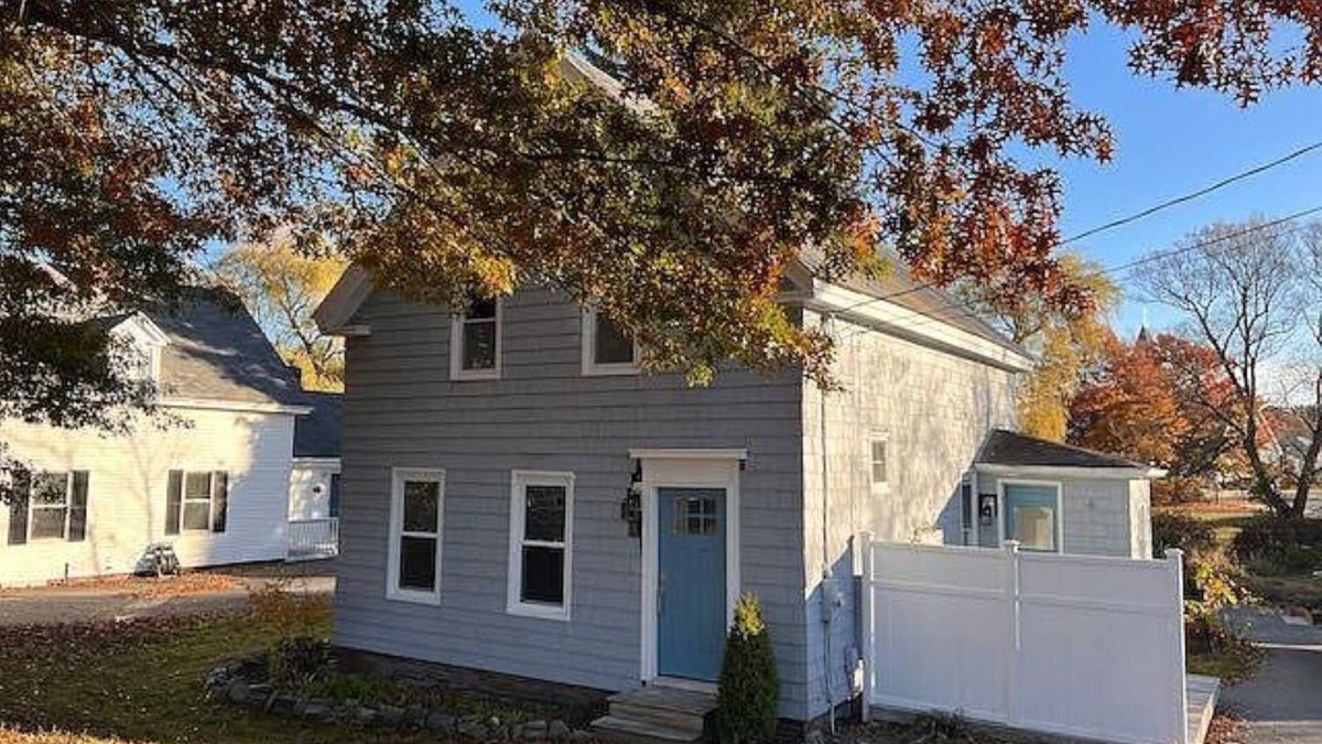 Scarborough House | 3-bedroom house in Scarborough, within miles to three beaches