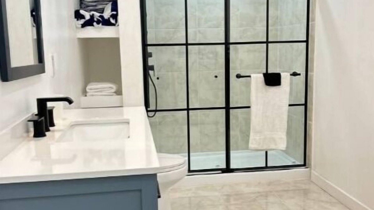Winding Bay House | 3-bedroom house in welcoming Eleuthera with WiFi, AC