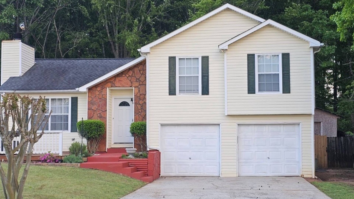 McDonough House | 3-bedroom house in welcoming McDonough with AC, WiFi. Enjoy your stay