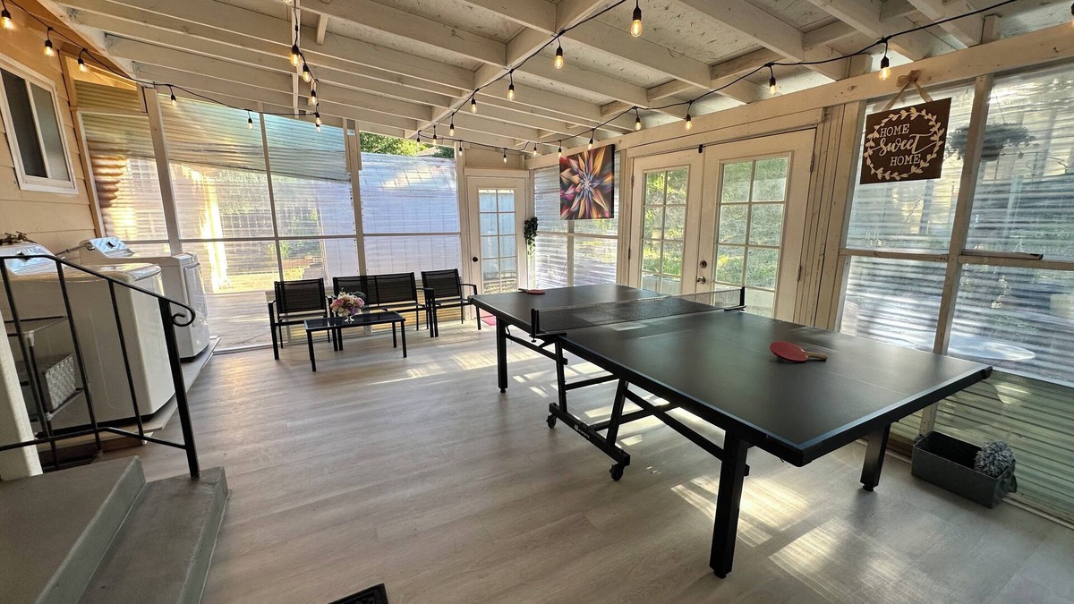 Sequoyah House | 3-bedroom house in welcoming California with WiFi, fitness room