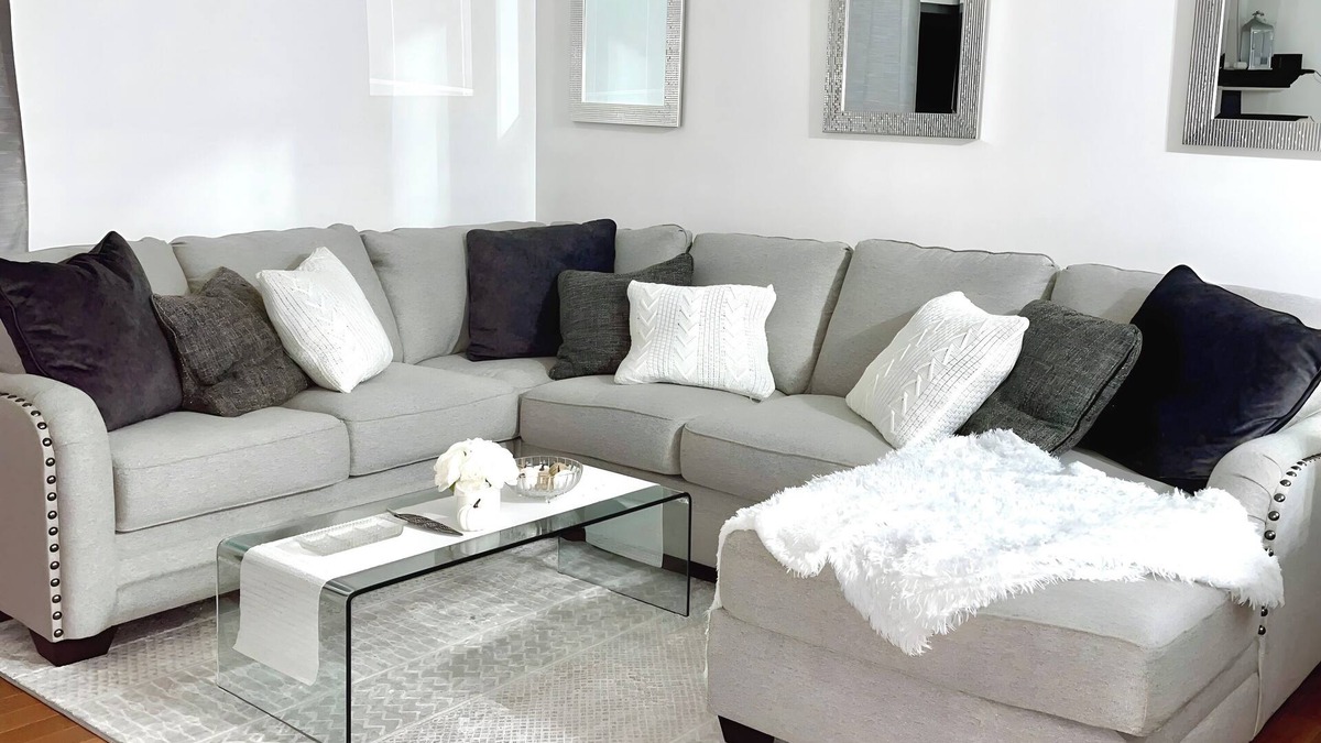 Millard House | 3-bedroom house in West Omaha