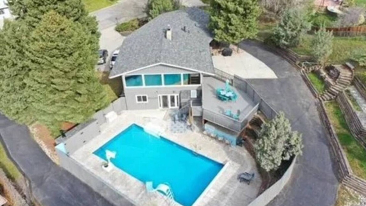 Billings House | 3-bedroom house w/Views, Pool & Hot-tub