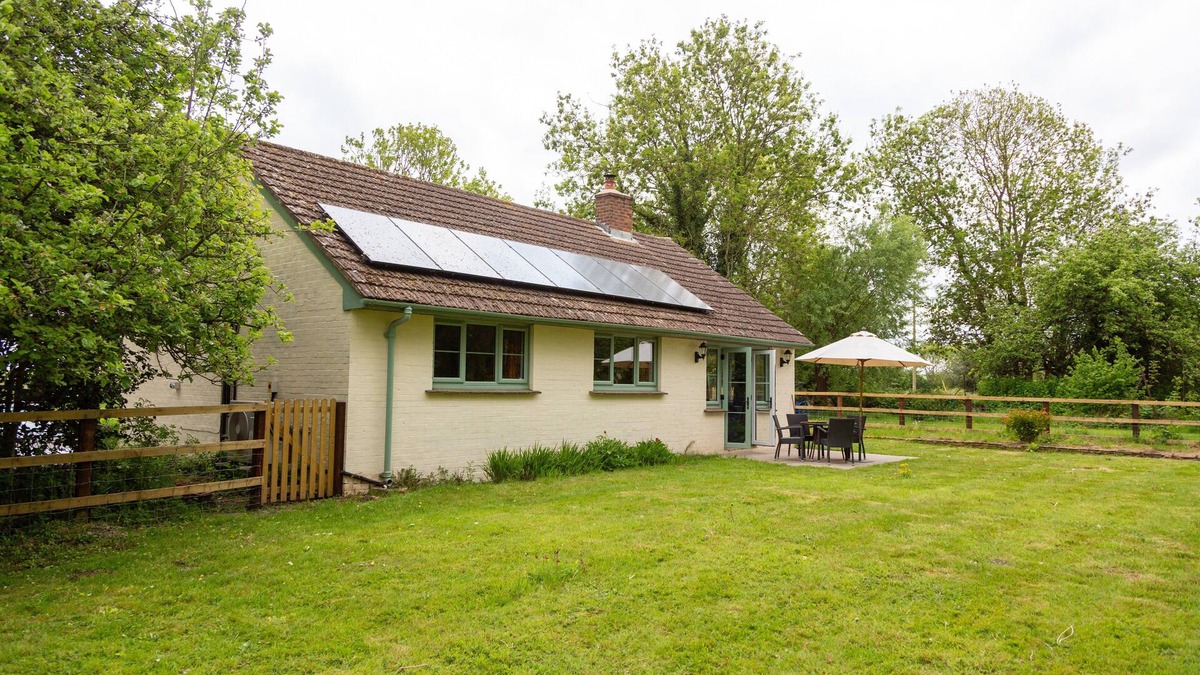 Bishops Cannings House | 3 Bedroom idyllic countryside cottage in the middle of rural Wiltshire