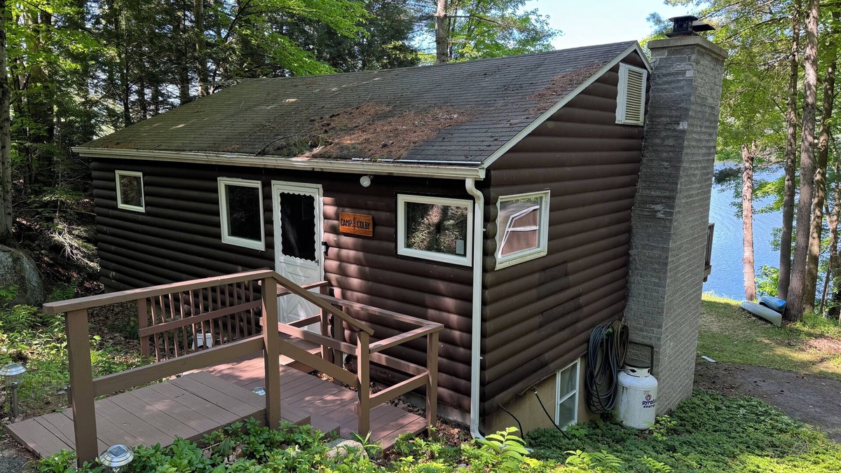 Hadley Cabin | 3 Bedroom Lakefront cabin with large dock - NO crossing road to get to the lake!