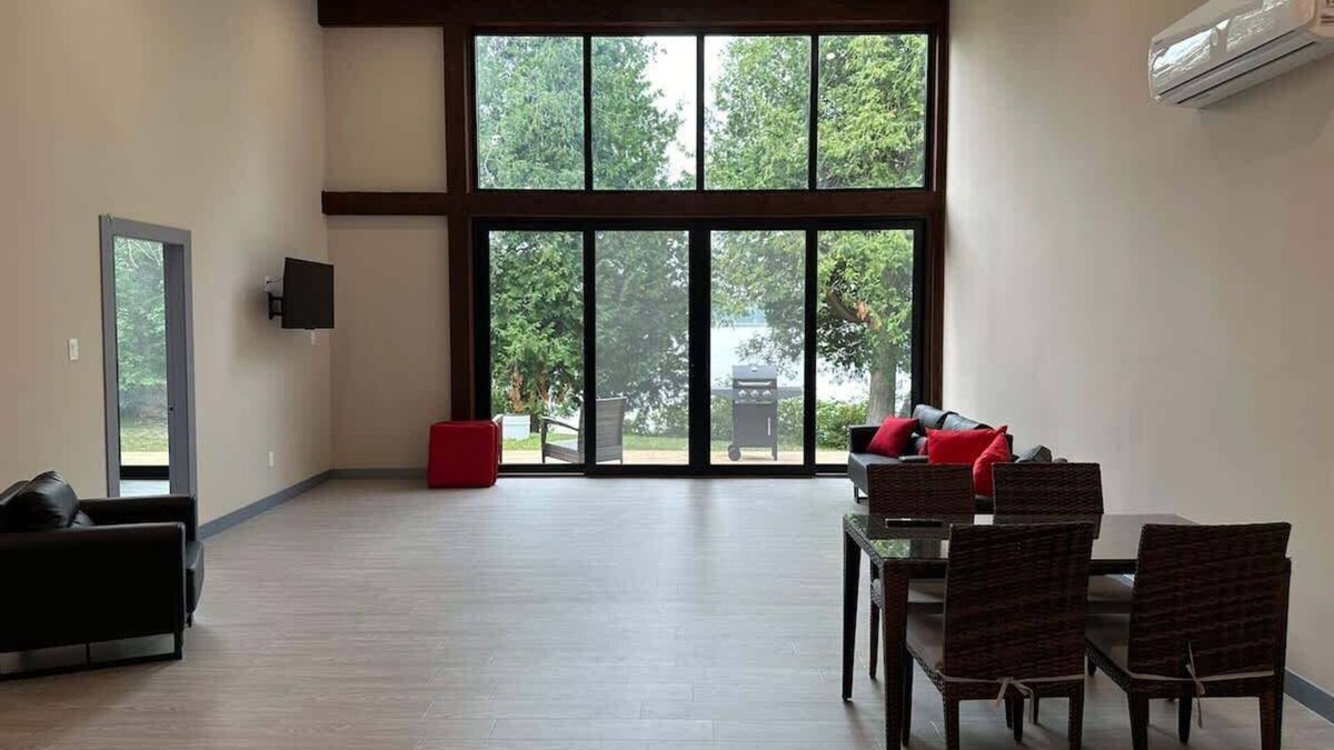 Lakefield Cabin | 3-bedroom Lakefront Villa #3
