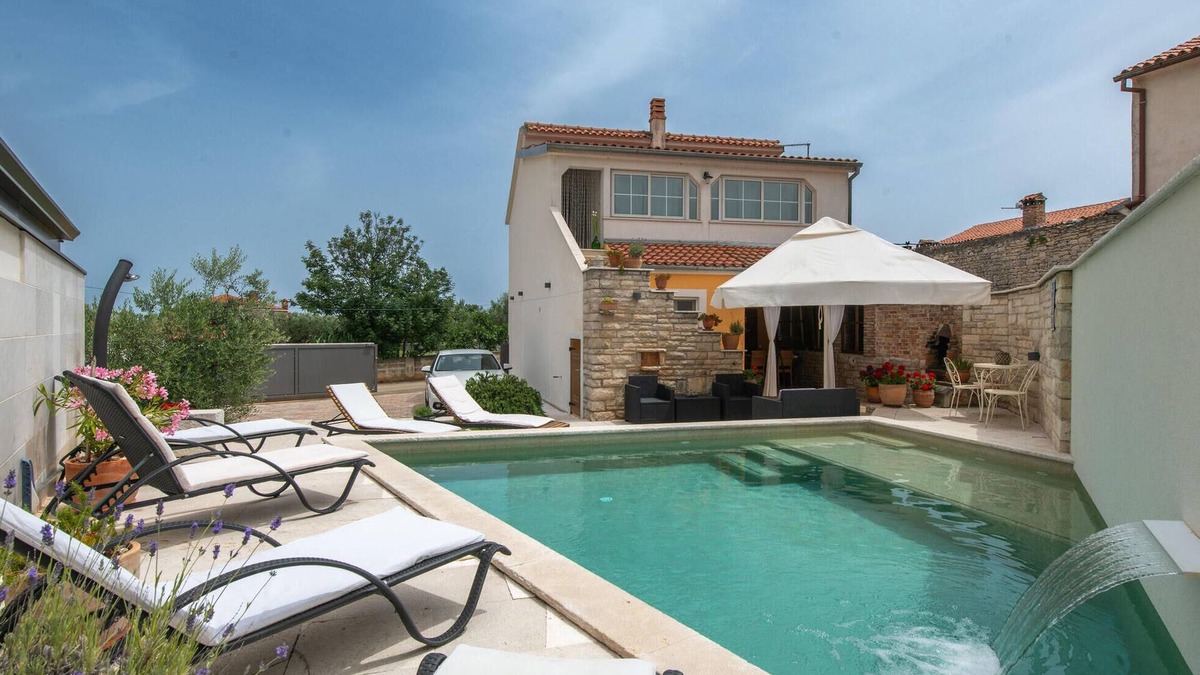 Kavran House | 3 bedroom nice home in Kavran