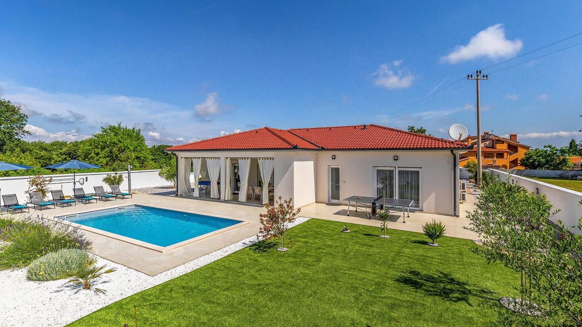 Kavran House | 3 bedroom nice home in Kavran